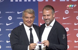 Barcelona gia hạn hợp đồng với Hansi Flick đến năm 2028