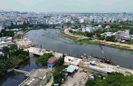 TP. Hồ Chí Minh xây cầu Vàm Thuật, người dân sắp thoát cảnh đi cầu sắt tạm