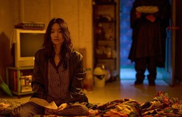 Shin Min-ah gây ấn tượng trong phim giật gân "The Eyes"