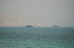 Iran tuyên bố đóng eo biển Hormuz