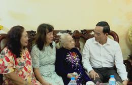 Bí thư Thành ủy TP. Hồ Chí Minh thăm Mẹ Việt Nam Anh hùng và gia đình chính sách