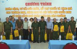 Khám bệnh, tặng quà tri ân cựu chiến binh tại Phường Bình Đông