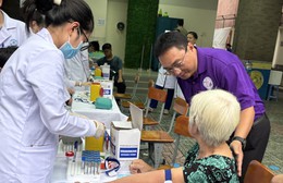 Phường Minh Phụng tổ chức khám sức khỏe đến tối, miễn phí hơn 1.000 người dân mỗi ngày