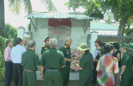 Dâng hương tưởng niệm các liệt sĩ Đặc công Gia Định 4 tại Củ Chi