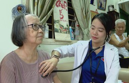 TP. Hồ Chí Minh: Người cao tuổi được khám sức khỏe định kỳ miễn phí tại nhà