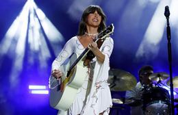 "Choosin' Texas" của Ella Langley xô đổ kỷ lục của Whitney Houston và Mariah Carey