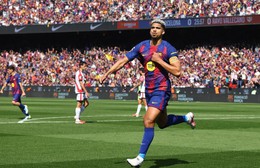 Liverpool mượn Ronald Araujo từ Barcelona