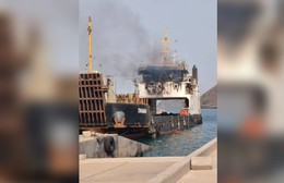 Houthi tấn công tàu hàng ở Eo biển Bab El-Mandeb, 4 thuyền viên thiệt mạng