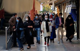Tỷ giá đồng ri-an của Iran xuống mức thấp kỷ lục