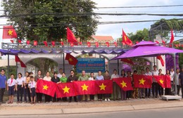 "Đường cờ Tổ quốc": Sắc đỏ trên những tuyến đường xã Hóc Môn