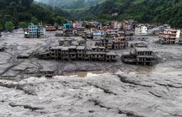 Lũ quét ở Nepal - Trung Quốc: WHO khẩn trương cứu trợ, Nepal cảnh báo nguy cơ lũ mới
