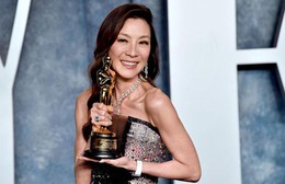 Michelle Yeoh được vinh danh tại Liên hoan phim Busan sau 15 năm trở lại