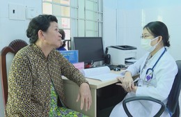 Khám sức khỏe cho các gia đình chính sách, người có công tại xã Đất Đỏ