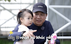 Tuấn Dương "cạn lời" khi con gái Nami sẵn sàng gọi người lạ là ba để đổi lấy đồ chơi