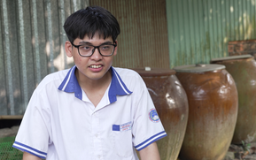 Mái ấm gia đình Việt: Uống nước cầm hơi, Hữu Trí nỗ lực học hành, đạt giải quốc gia
