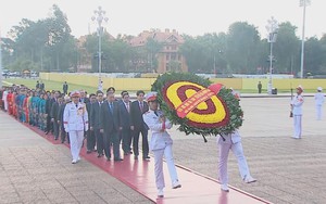 Lãnh đạo Đảng, Nhà nước và các đại biểu Quốc hội viếng lăng Chủ tịch Hồ Chí Minh