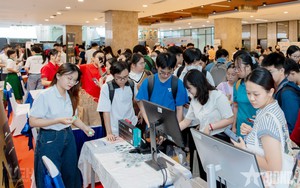 TP. Hồ Chí Minh: Sinh viên tiếp cận hơn 3.000 vị trí việc làm thiết thực