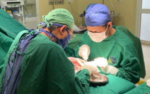 Bệnh viện Xuyên Á nối liền thành công bàn chân bị đứt lìa do tai nạn lao động