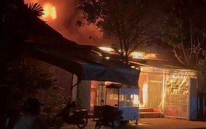 Cháy nhà lúc nửa đêm, mẹ tử vong, con gái bị thương nặng