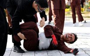 Dương Lâm “ăn vạ, van xin rồi bỏ chạy” vẫn không thoát khỏi thợ săn - 2 Ngày 1 Đêm 4 tập 9