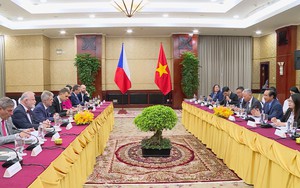 Chủ tịch UBND TP. Hồ Chí Minh Nguyễn Văn Được đón tiếp Chủ tịch Thượng viện Quốc hội Cộng hòa Séc