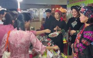 Khai mạc Hội chợ Xúc tiến Thương mại khu vực miền Nam 2025