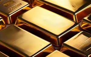 Thị trường ngày 22/11/2025: Giá vàng hạ nhiệt, xăng dầu tiếp đà giảm