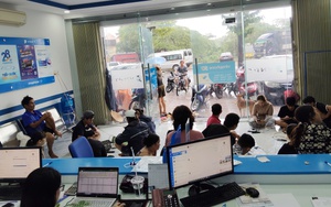 Chung tay cùng miền Trung – Tây Nguyên vượt lũ, VinaPhone cấp tốc hỗ trợ liên lạc