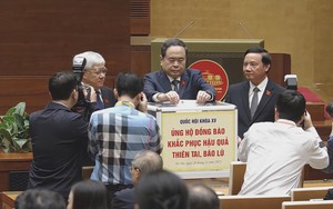 Quốc hội quyên góp hỗ trợ nhân dân vùng bị bão lũ