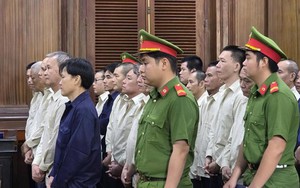 Xét xử các bị cáo trong đường dây buôn lậu 1,7 triệu lít dầu, trong đó có 6 cán bộ hải quan