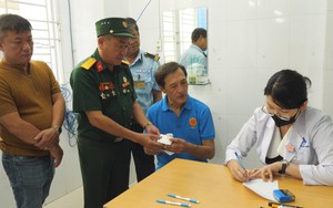 Phường Bàn Cờ tổ chức khám, tư vấn sức khỏe cho hội viên Hội Cựu chiến binh