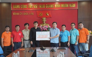 Quỹ “Khởi sự từ tâm” hỗ trợ 100 tấn gạo và học bổng cho trẻ mồ côi sau lũ tại Đắk Lắk