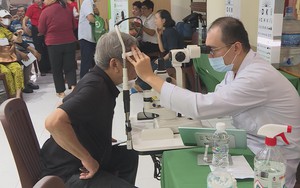 TP. Hồ Chí Minh: Chăm lo sức khỏe cho người cao tuổi có hoàn cảnh khó khăn