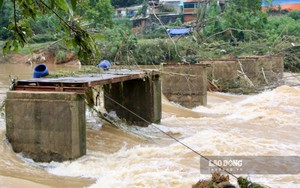 Hiện trường tan hoang tại cây cầu bị lũ cuốn trôi ở Thái Nguyên