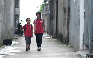 Khát khao hạnh phúc của hai chị em có cha mẹ bị tâm thần