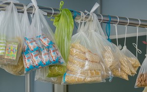 Chợ ở Hà Nội sẽ không được sử dụng túi ni lông, hộp nhựa xốp khó phân hủy
