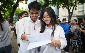 Thí sinh trằn trọc vì chọn ngành, đặt nguyện vọng - áp lực không tên mùa tuyển sinh đại học 2025