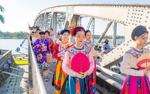 Cổ phục Việt trỗi dậy