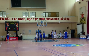 Bóng rổ U18 cấp CLB toàn quốc: Tuổi 17 tự tin những bước nhảy cao