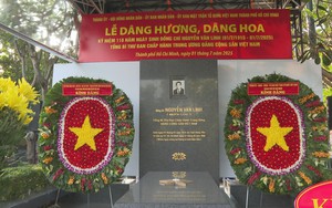 Dâng hương kỷ niệm 110 năm ngày sinh Tổng Bí thư Nguyễn Văn Linh