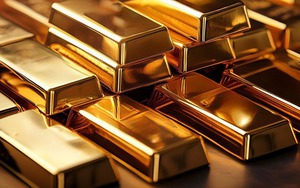 Thị trường 2/7/2025: Giá vàng vọt lên đỉnh, xăng dầu trong nước biến động trái chiều