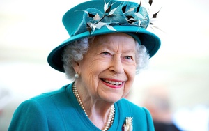 Triển lãm thời trang kỷ niệm 100 năm ngày sinh Nữ hoàng Elizabeth II