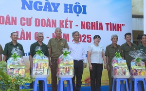 Ấm áp ngày hội "Khu dân cư đoàn kết - nghĩa tình" tại phường Phú Định
