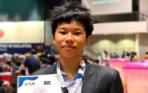 Nam sinh Nghệ An đoạt cú đúp Huy chương Vàng Olympic Quốc tế trong cùng một năm