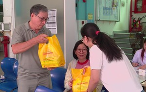 Khám bệnh, cấp thuốc miễn phí tri ân người có công tại TP.HCM