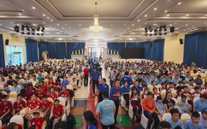 "Vòng tay yêu thương" - Chắp cánh ước mơ cho 3.000 trẻ em khó khăn tại TP.HCM