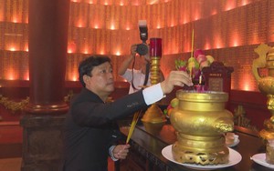 Lãnh đạo TP.HCM dâng hương tại đền tưởng niệm liệt sĩ Bến Dược