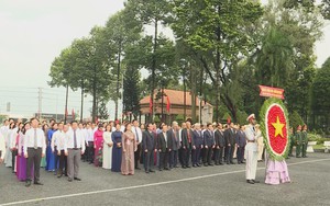 Lãnh đạo TP.HCM viếng nghĩa trang liệt sĩ Bình Dương