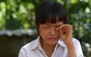 Cha bệnh nặng, mắt mẹ dần mờ và ước mơ giản dị của em Xuân Nhẫn