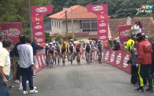 Egan Bernal thắng chặng 16 La Vuelta Tây Ban Nha